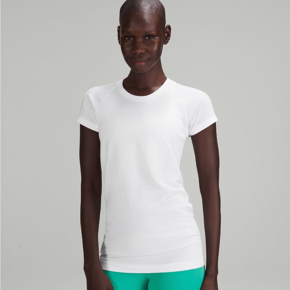 white lululemon swiftly tech short sleeve size 6